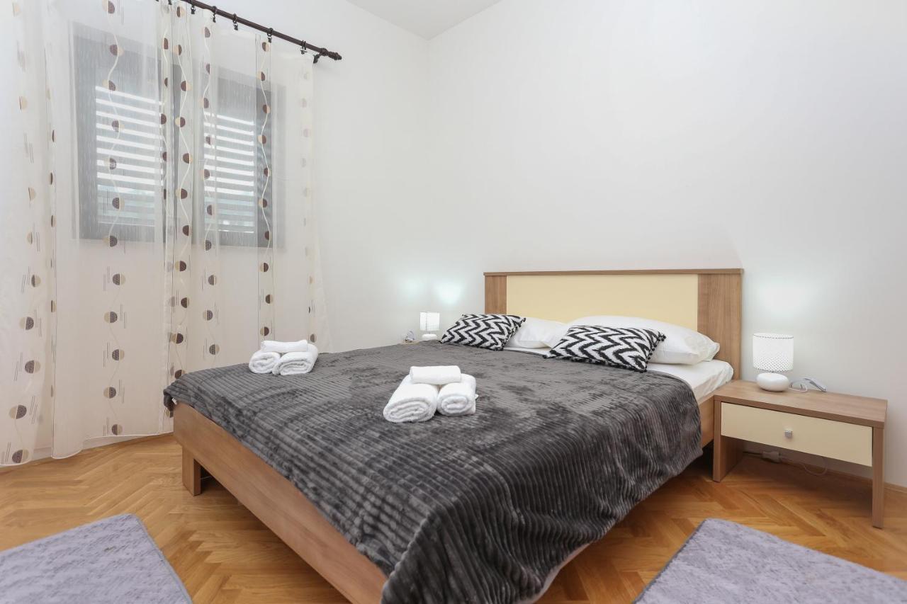 Apartments Marinero Трогир Екстериор снимка