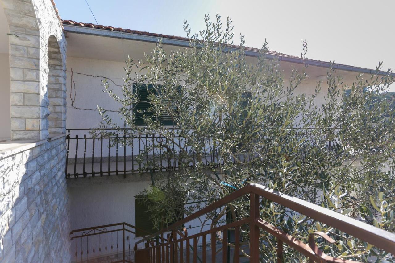 Apartments Marinero Трогир Екстериор снимка