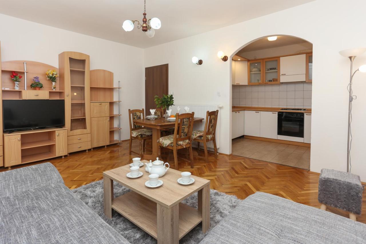 Apartments Marinero Трогир Екстериор снимка